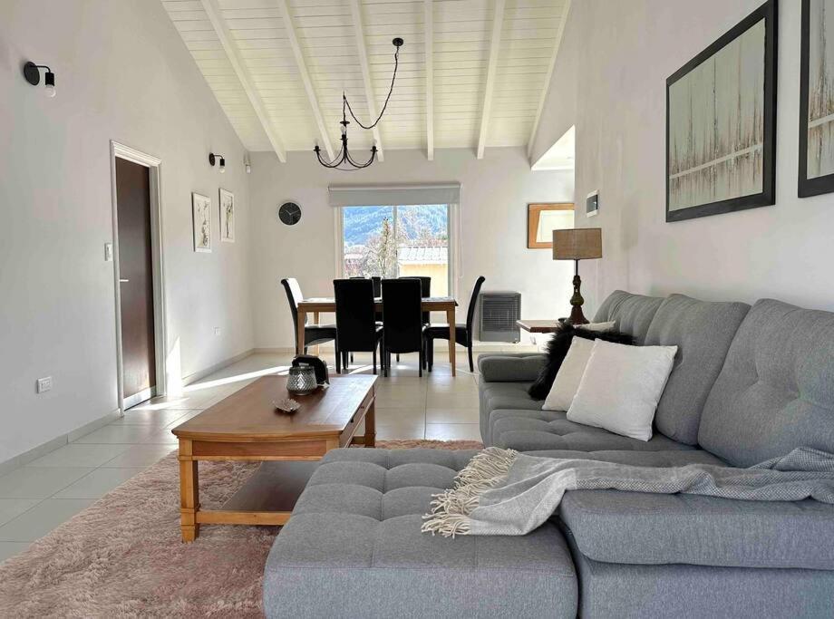 Casa De Condor * Esquel